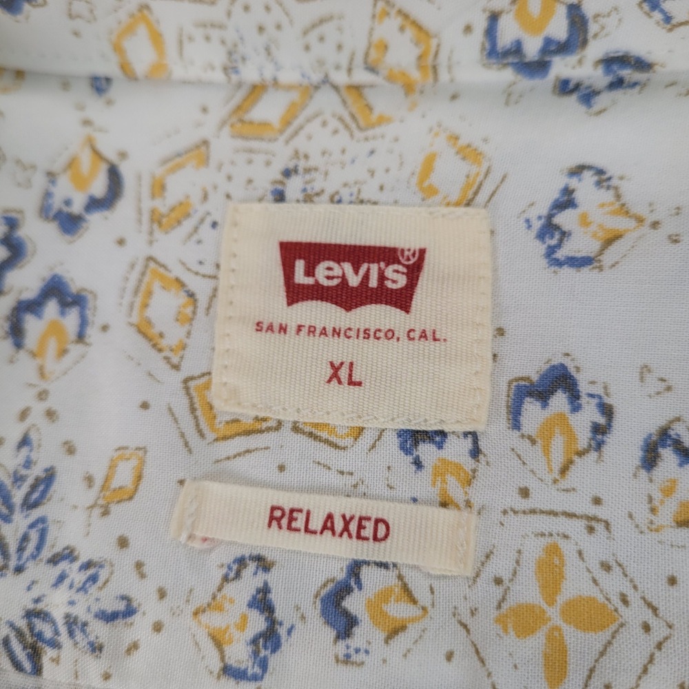 Levis Classic Camper Shirt Mens XL Relaxed Fit White Blue Yellow Geometric New - Picture 3 of 8
